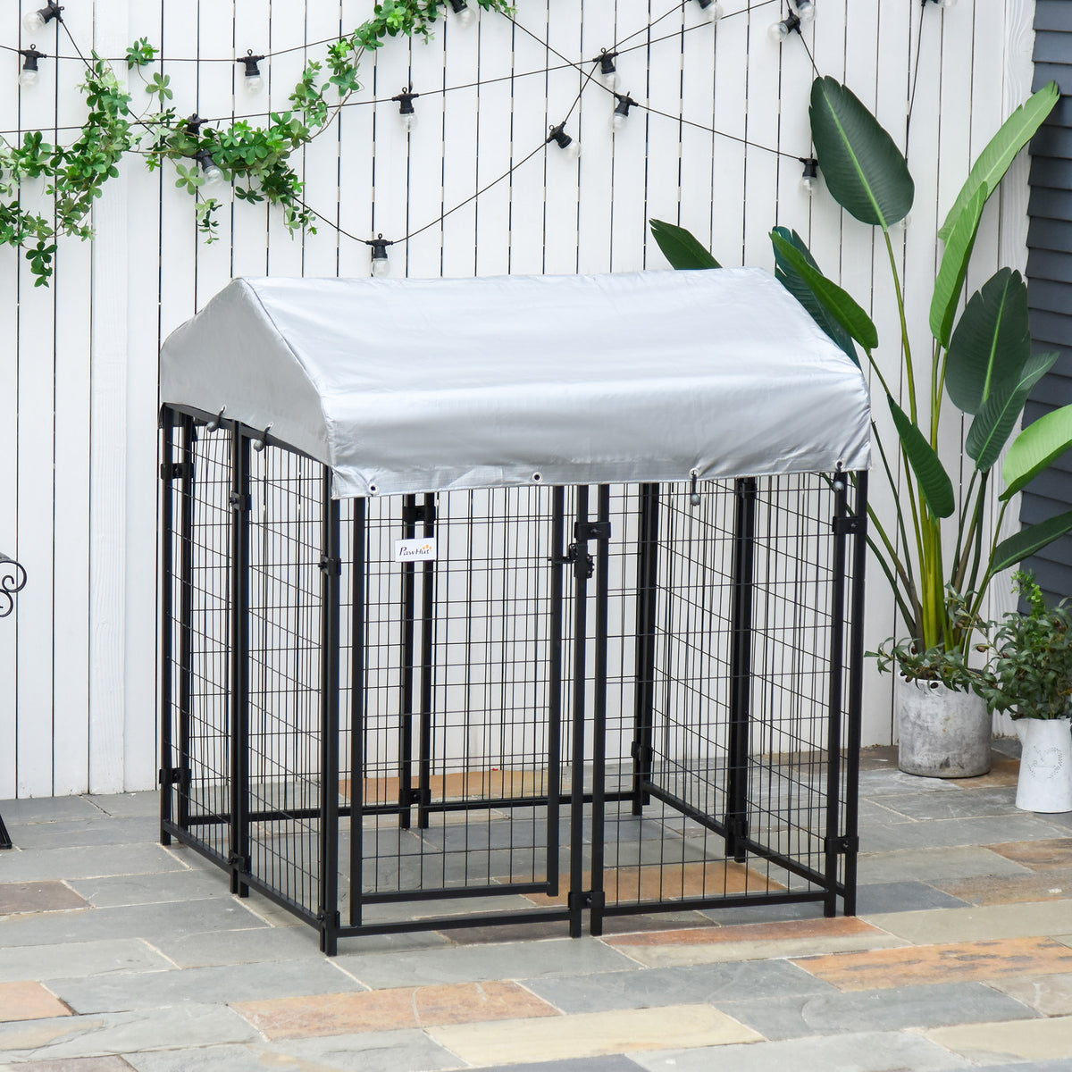 Outdoor Dog Kennel with Roof