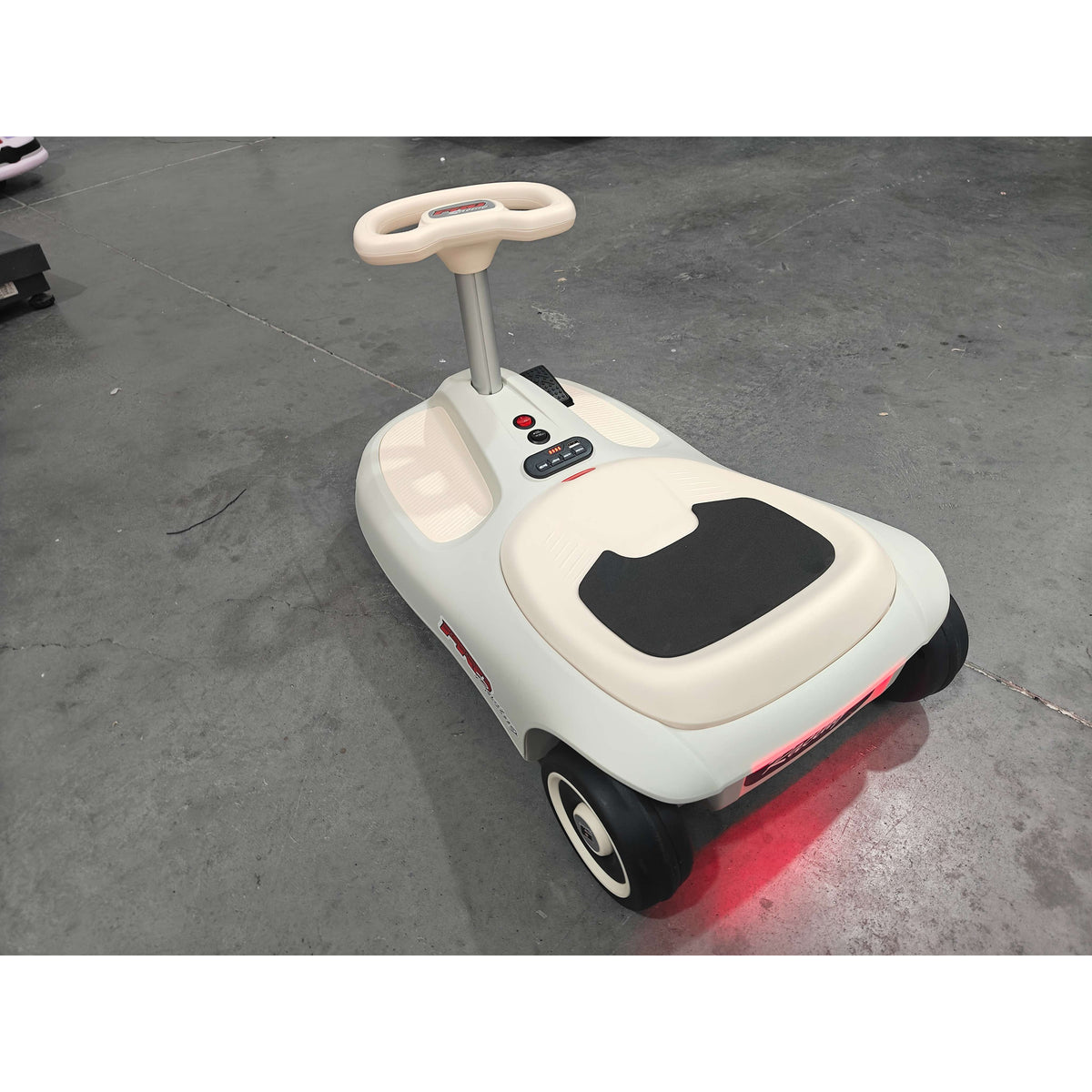 Electric wiggle car for kids with two speeds