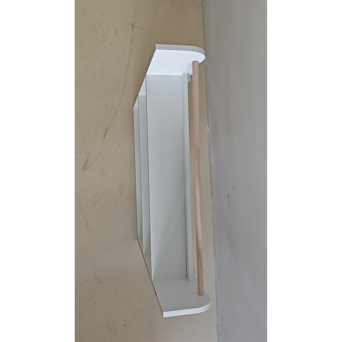 Biblioteca de pared para niños con 3 estantes