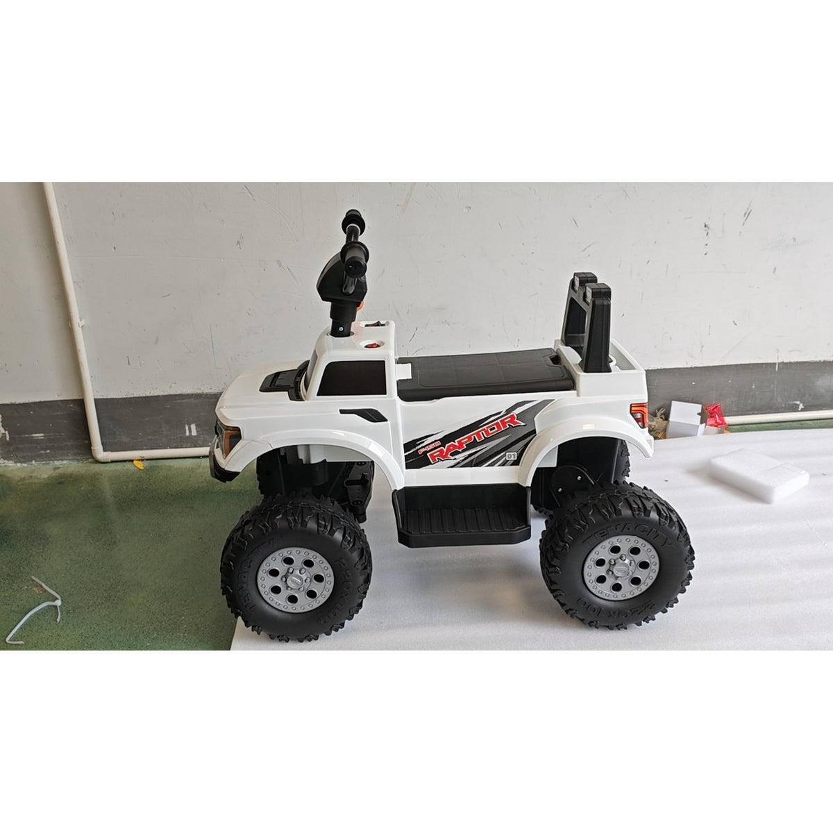 Kids ride-on electric truck F-150 12V