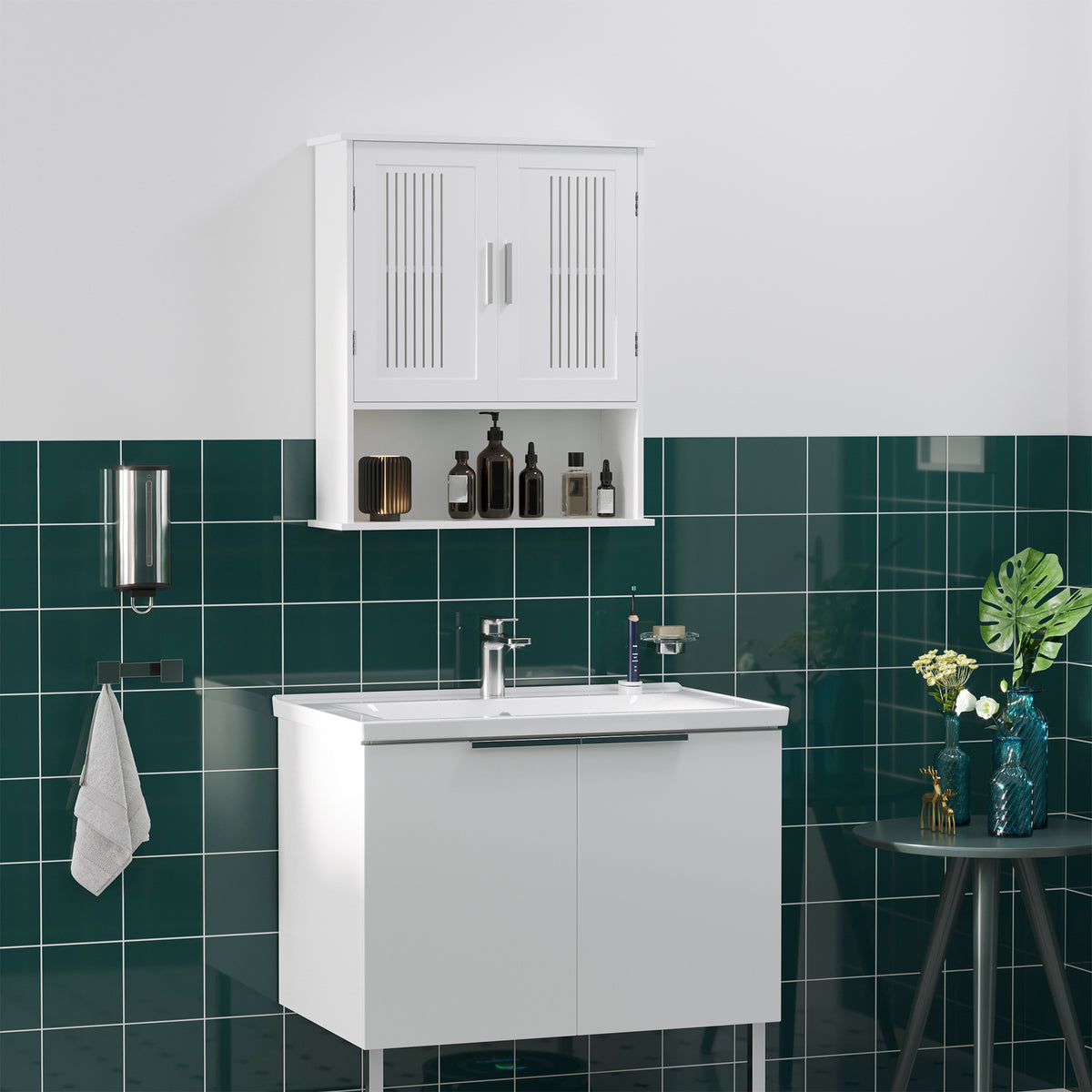 Armario de baño de pared moderno con puertas