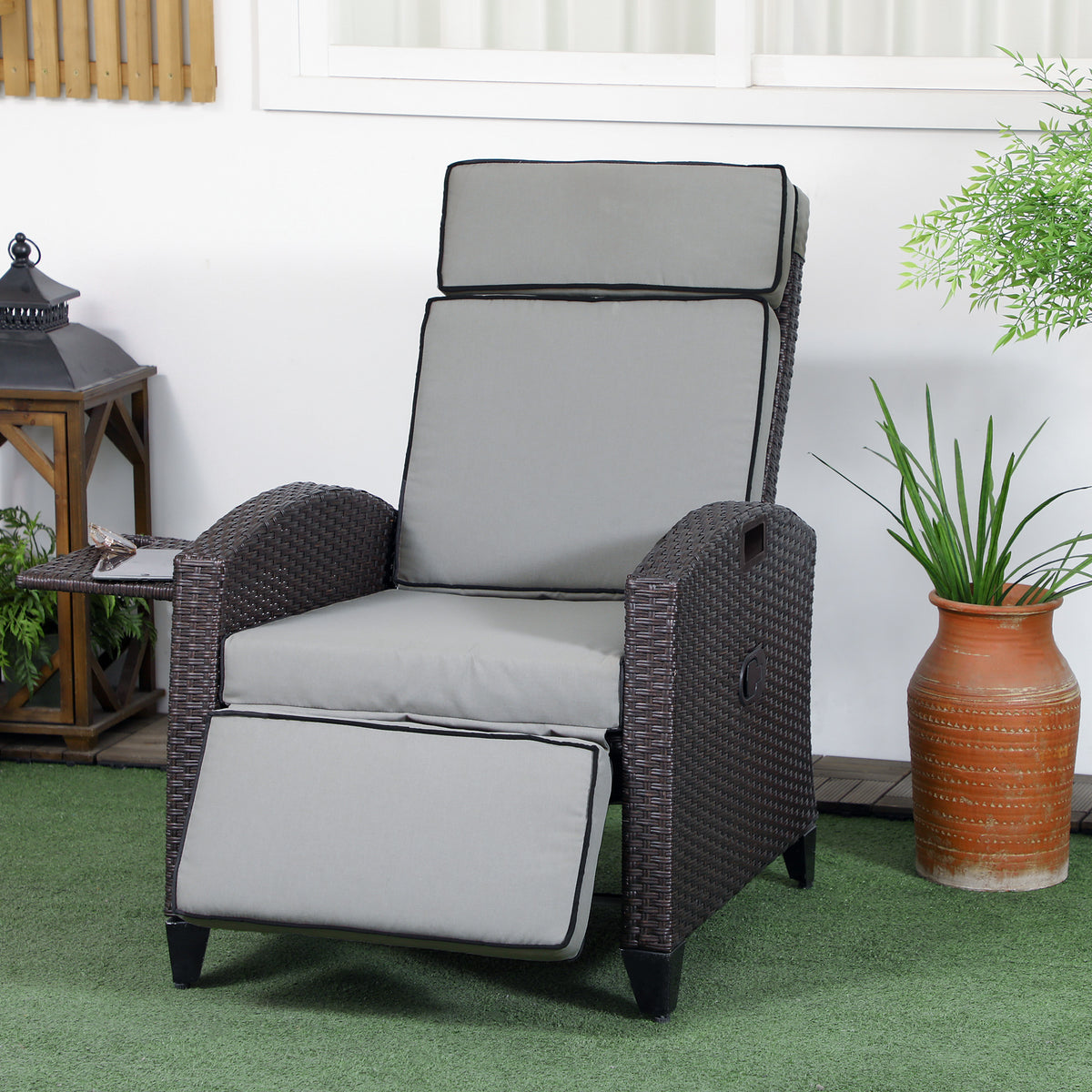 Reclining Wicker Lounge Chair with Adjustable Backrest