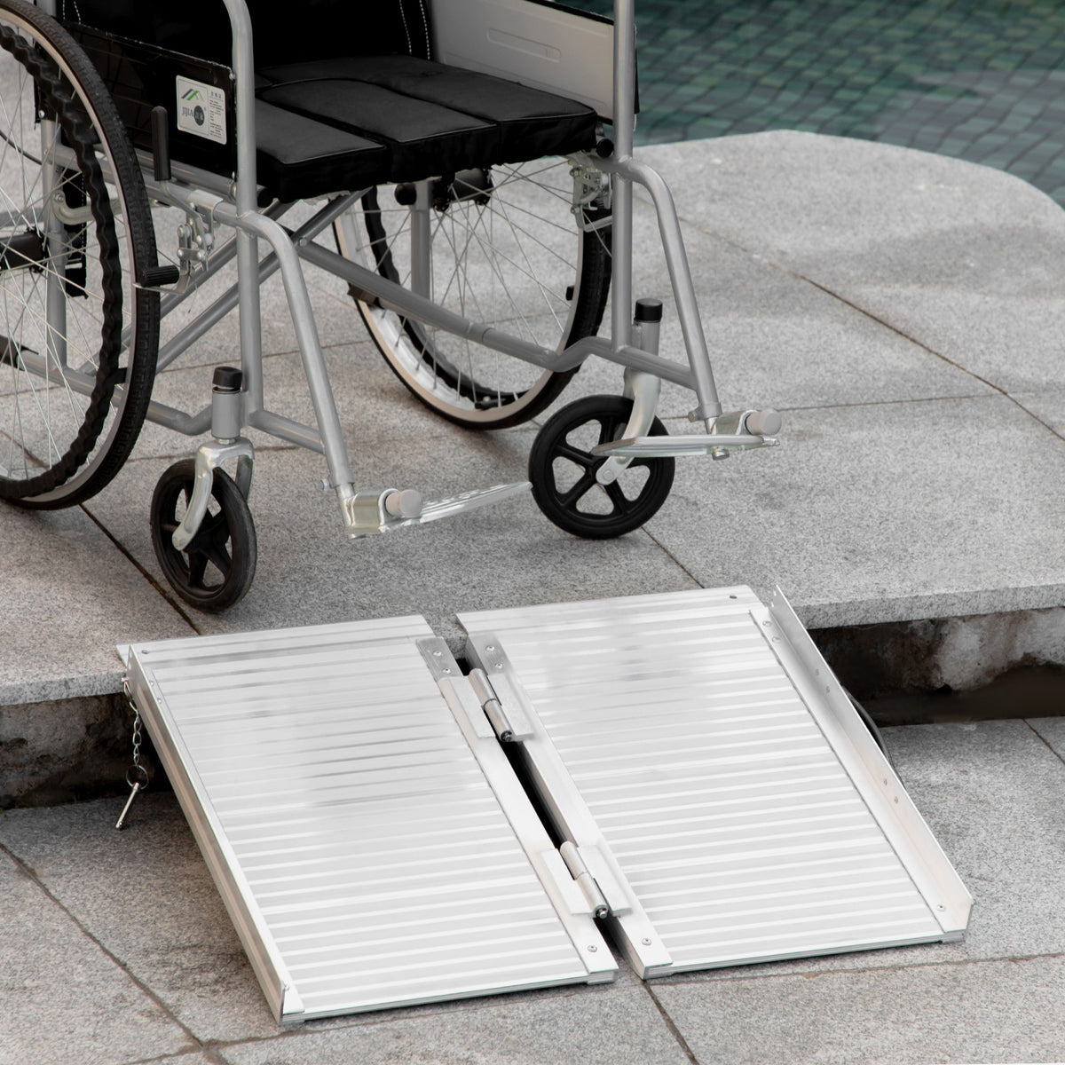 Folding Aluminum Wheelchair Ramp 2'