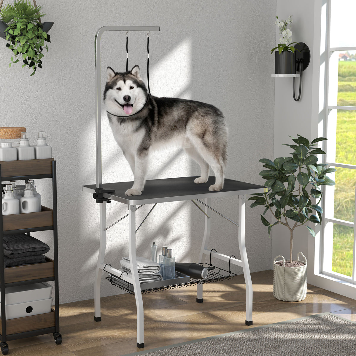 Mesa de peluquería para perros con brazos ajustables y plataforma de goma
