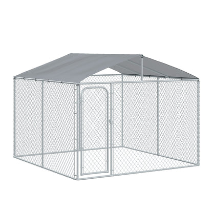 Corral exterior para perros con techo y valla metálica
