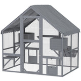 Corral exterior de madera para gatos con techo impermeable