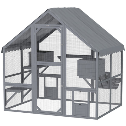 Corral exterior de madera para gatos con techo impermeable