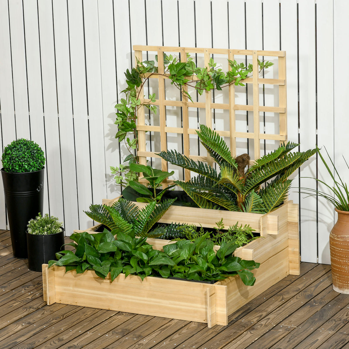 Jardinera elevada de 3 niveles con celosía