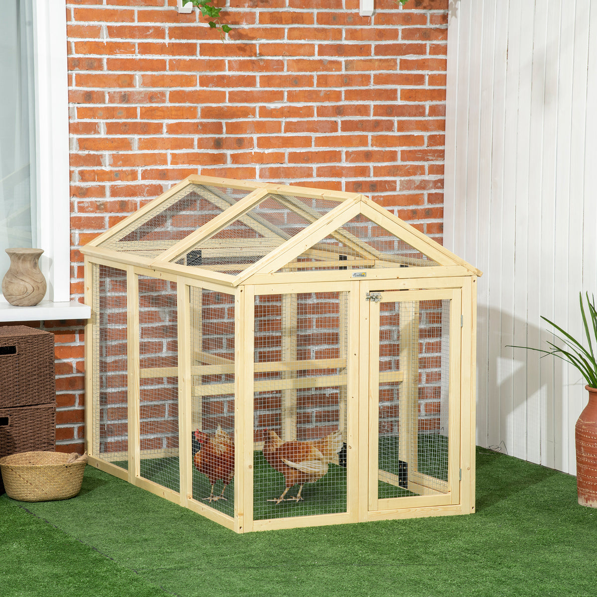 Expandable outdoor fir wood chicken coop