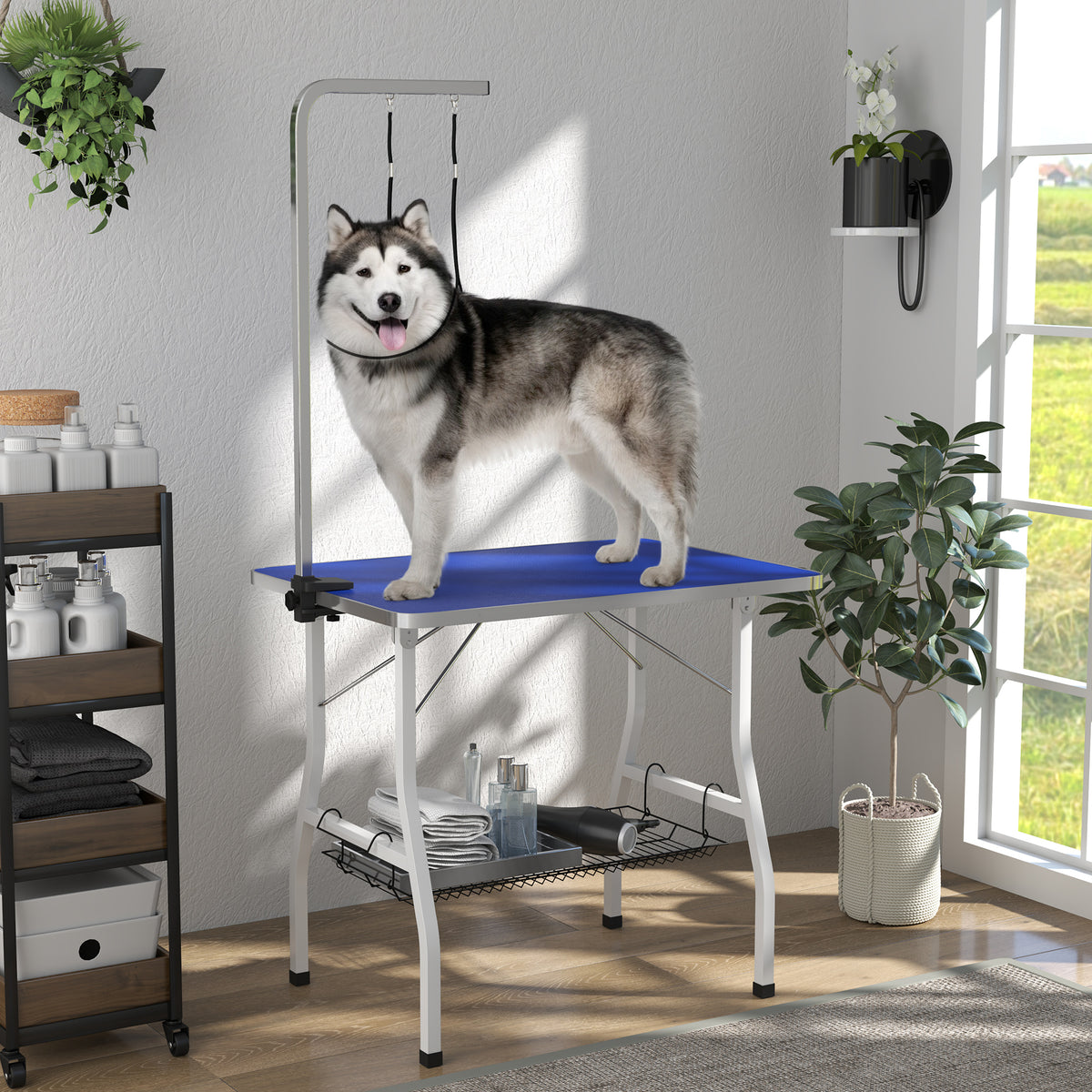 Mesa de peluquería para perros con brazos ajustables y plataforma de goma