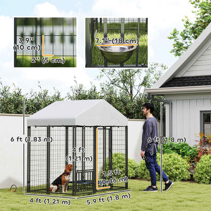 Caseta exterior de metal con techo impermeable