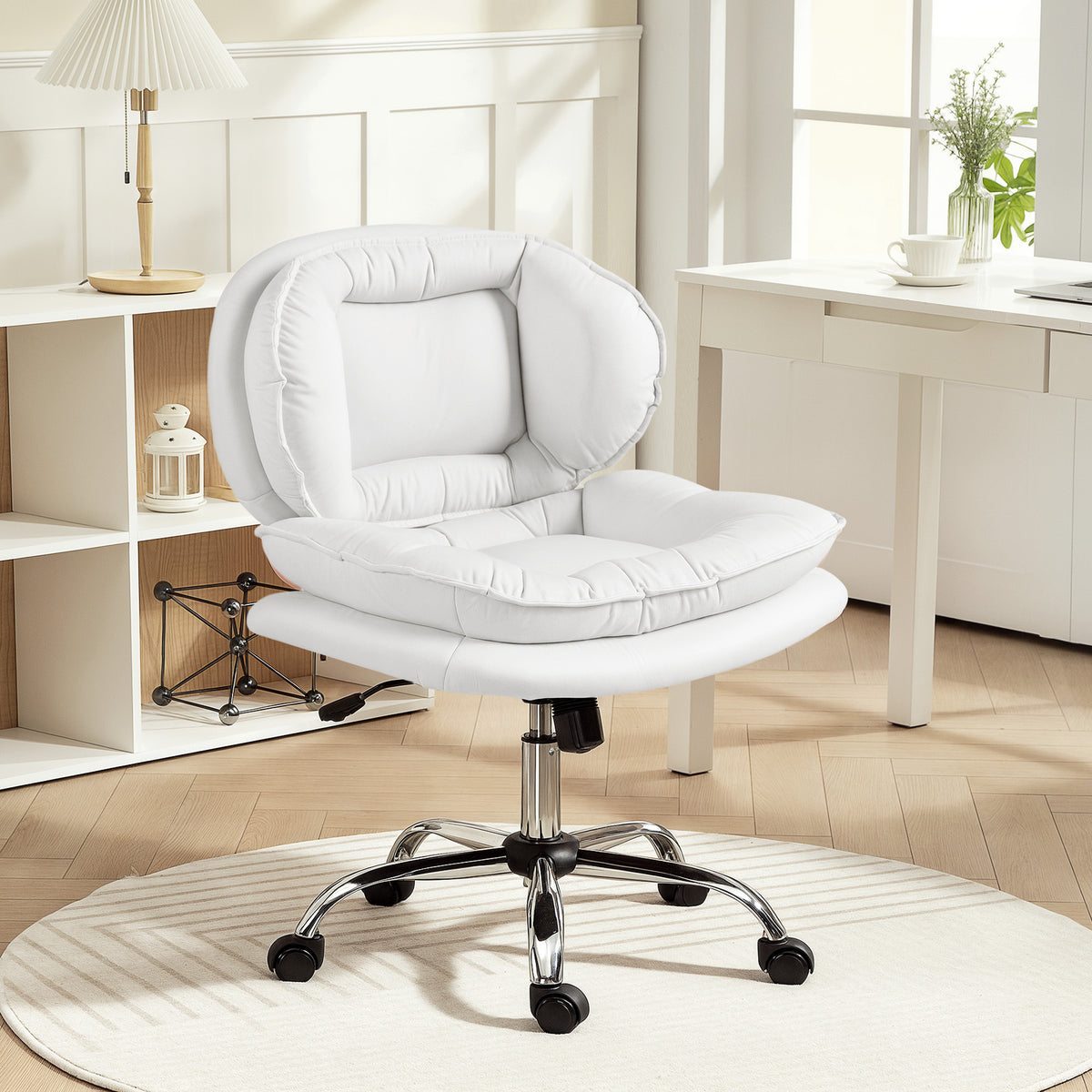 Swivel wide office chair without arms leathaire