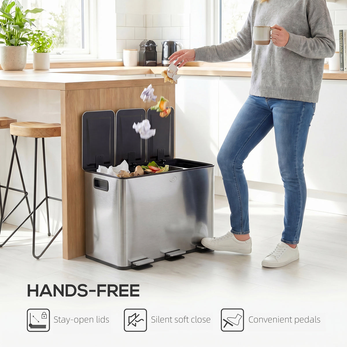 Papelera de tres compartimentos con cierre suave y pedal