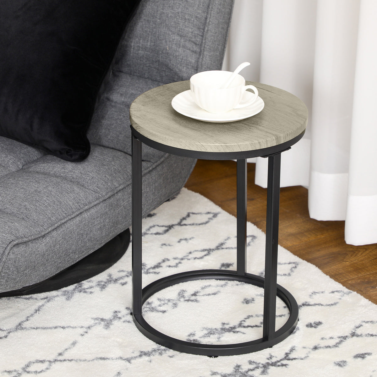 Modern nesting tables — Set of 3