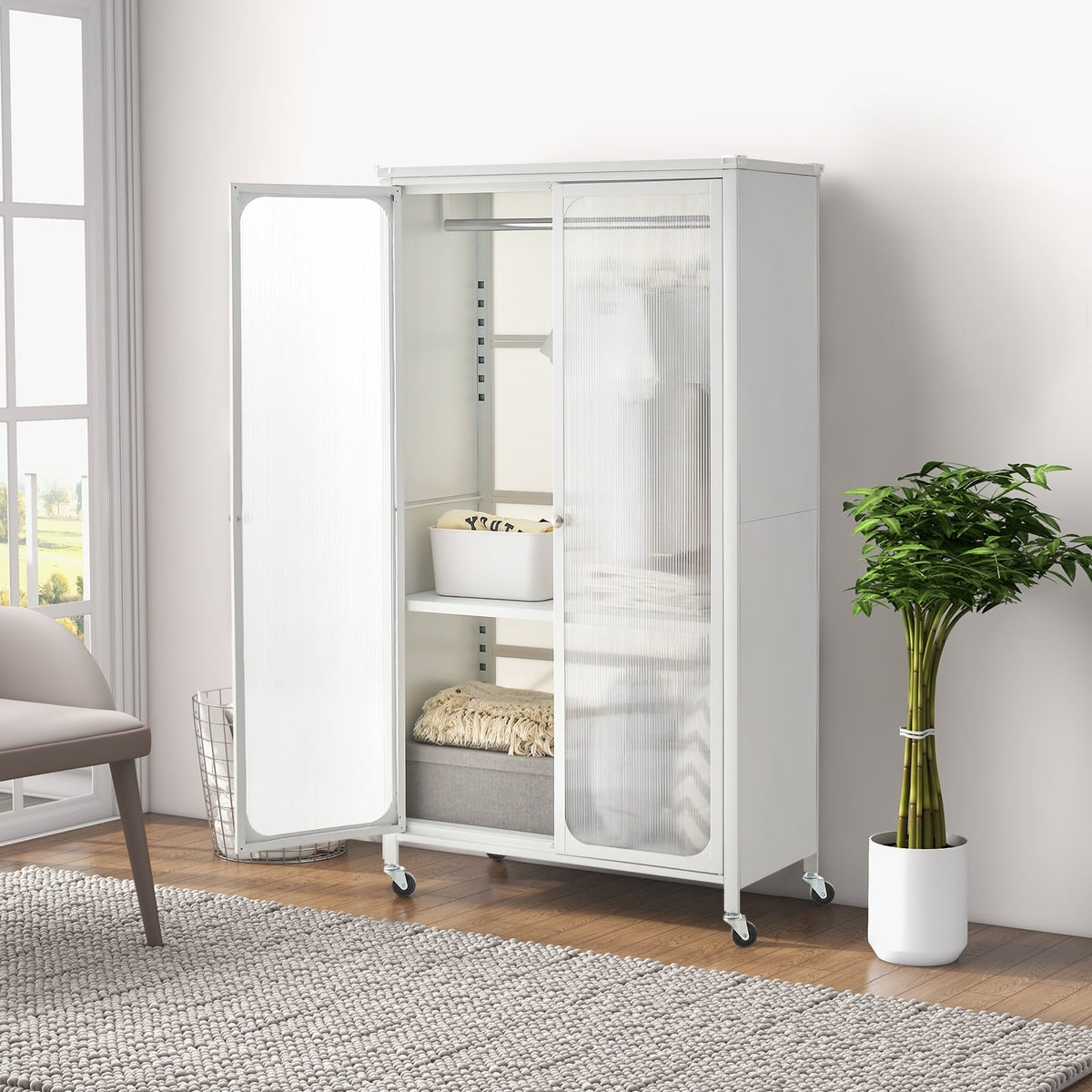 Armoire de rangement sur roulettes avec tringle et étagère