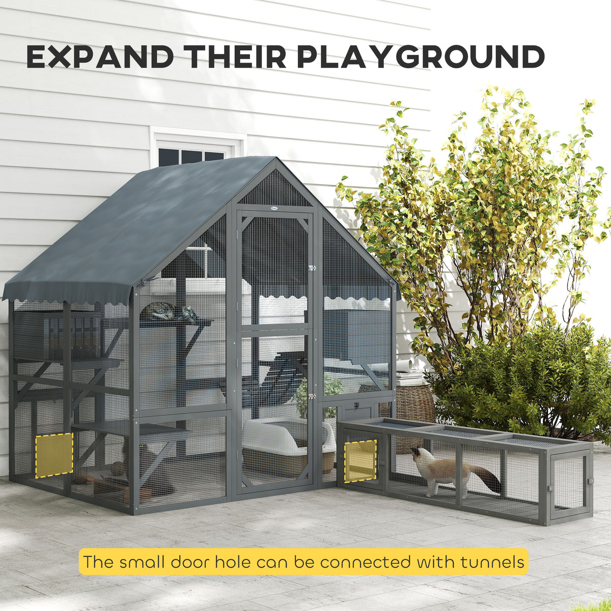 Corral exterior de madera para gatos con techo impermeable