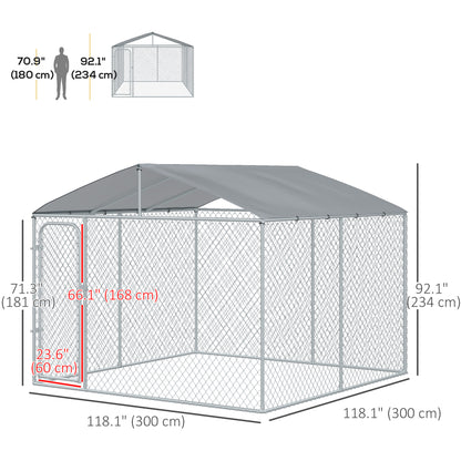 Corral exterior para perros con techo y valla metálica