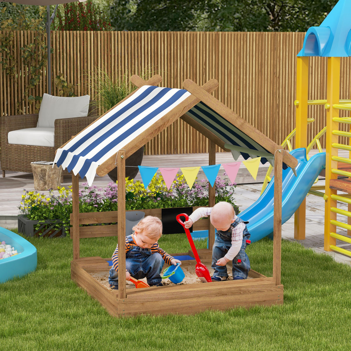 Caja de arena de madera con techo para niños